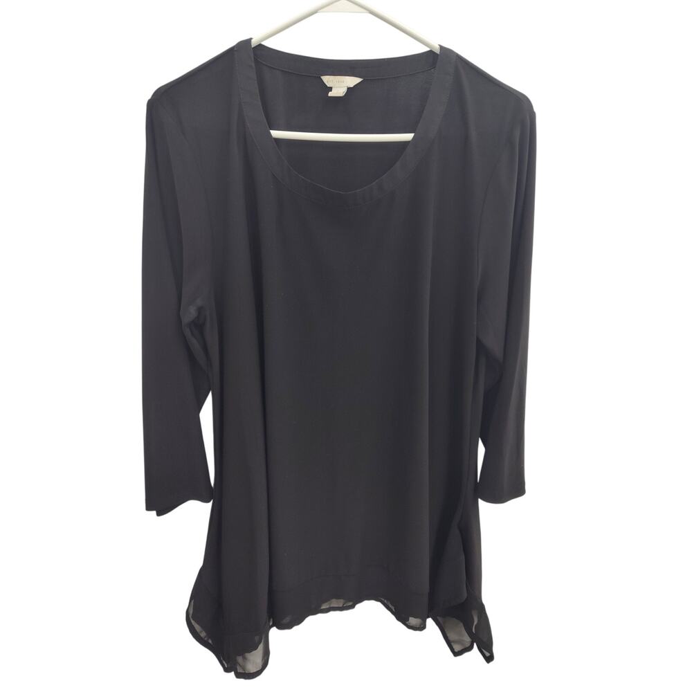Black three quarter length sleeve shirt